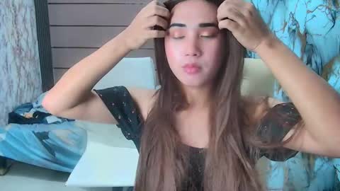 blondina_twinx online show from May 20, 8:20 am
