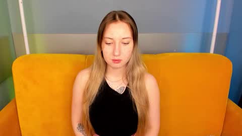 Snapshot of blondyjolly chatting on March 3, 1:23 am blondyjolly online show from March 3, 1:23 am