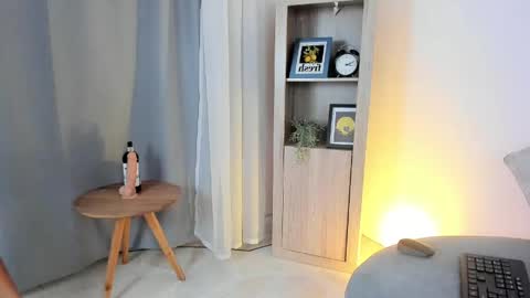 Mara online show from April 19, 8:44 pm