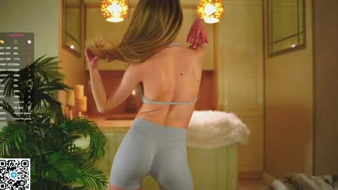 Elly online show from April 17, 4:10 pm