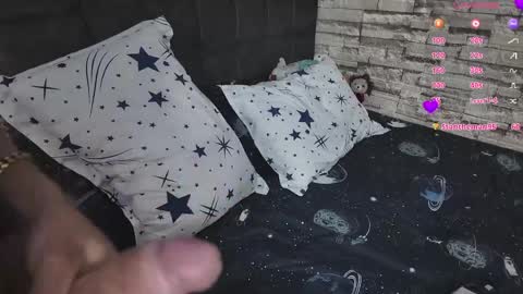 santiylola online show from March 27, 11:15 pm