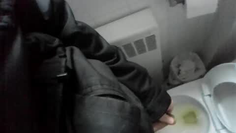 Snapshot of blowmyswag chatting on April 6, 10:33 pm blowmyswag online show from April 6, 10:33 pm