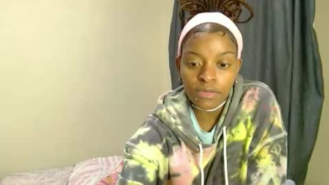 Tee online show from April 17, 12:41 pm