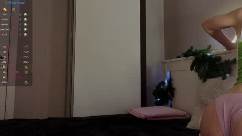 Snapshot of blushinbloom chatting on February 8, 5:55 am Dolores online show from February 8, 5:55 am