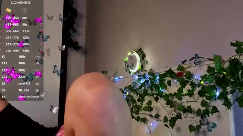 Snapshot of blushinbloom chatting on February 18, 6:09 am Dolores online show from February 18, 6:09 am