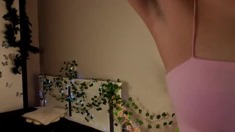 Dolores online show from April 15, 6:09 am