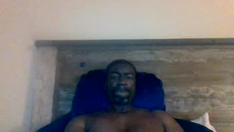 bluuthunder1914 online show from August 5, 9:01 am