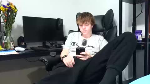 bobby72738 online show from February 11, 3:33 am