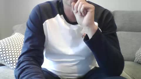 Snapshot of bobby_113 chatting on March 16, 12:53 pm bobby_113 online show from March 16, 12:53 pm