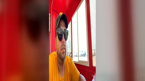 Snapshot of bobby_lightt chatting on July 8, 4:55 pm Bobbyyyy online show from July 8, 4:55 pm