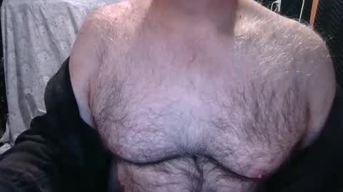 Snapshot of bobbyhill27b chatting on December 3, 2:15 pm BobbyHill27b online show from December 3, 2:15 pm