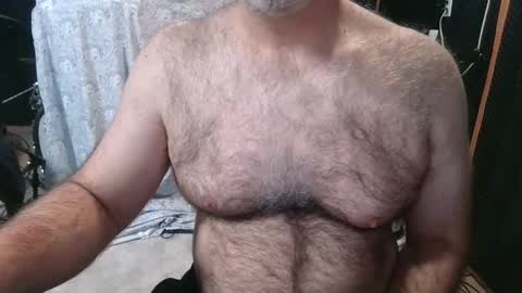 Snapshot of bobbyhill27b chatting on February 3, 2:55 pm BobbyHill27b online show from February 3, 2:55 pm