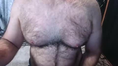 Snapshot of bobbyhill27b chatting on February 5, 5:39 pm BobbyHill27b online show from February 5, 5:39 pm