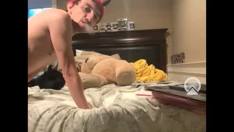 Snapshot of bodyyattiyatti chatting on December 6, 9:35 pm Sailorartemis online show from December 6, 9:35 pm