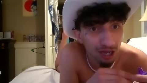 Snapshot of bodyyattiyatti chatting on February 1, 11:32 am Sailorartemis online show from February 1, 11:32 am