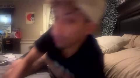 Snapshot of bodyyattiyatti chatting on October 1, 9:37 am Sailorartemis online show from October 1, 9:37 am