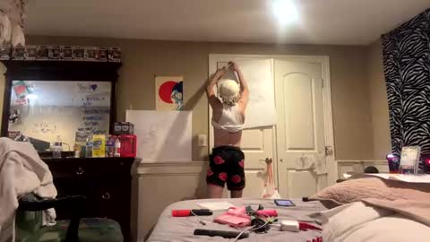 Snapshot of bodyyattiyatti chatting on October 4, 8:51 pm Sailorartemis online show from October 4, 8:51 pm