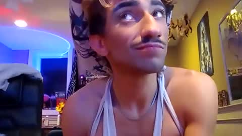 Snapshot of bodyyattiyatti chatting on November 29, 7:55 am Sailorartemis online show from November 29, 7:55 am