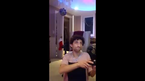 Snapshot of bodyyattiyatti chatting on December 22, 1:02 am Sailorartemis online show from December 22, 1:02 am