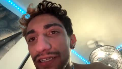 Snapshot of bodyyattiyatti chatting on February 14, 8:49 pm Sailorartemis online show from February 14, 8:49 pm