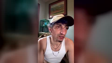 Snapshot of bodyyattiyatti chatting on April 8, 3:34 pm Sailorartemis online show from April 8, 3:34 pm