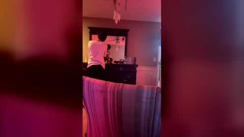 Snapshot of bodyyattiyatti chatting on April 13, 7:19 pm Sailorartemis online show from April 13, 7:19 pm