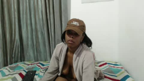 Snapshot of boitylips chatting on July 1, 10:09 pm boitylips online show from July 1, 10:09 pm