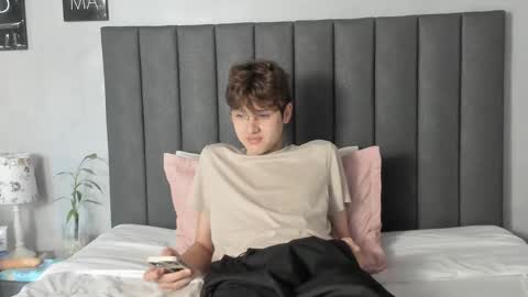 Boleyn online show from January 27, 12:26 pm