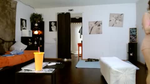 BombshellBaeby online show from April 7, 2:01 am