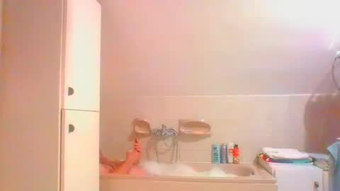 borntosuck online show from April 16, 6:52 pm