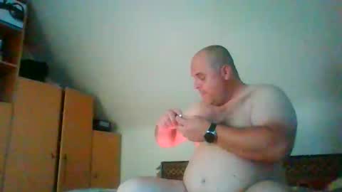 Snapshot of bondsuckslut chatting on May 27, 6:27 pm borntosuck online show from May 27, 6:27 pm