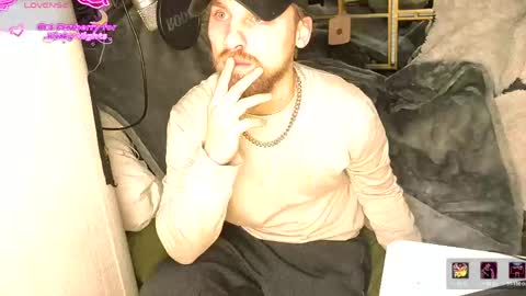 Bonnie and Clyde online show from March 15, 7:42 pm