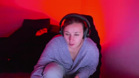 Bonnie Help me reach 500 likes online show from April 17, 9:40 pm