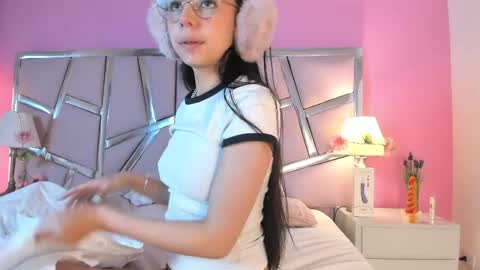 Bonnie  online show from May 4, 1:07 pm
