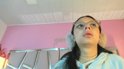 Bonnie  online show from May 19, 1:39 pm