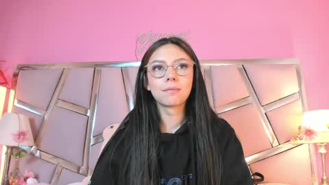 Bonnie  online show from May 21, 7:10 pm