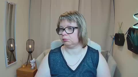 Snapshot of bonnnyboobsy chatting on May 16, 12:04 pm bonnnyboobsy online show from May 16, 12:04 pm