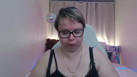 Snapshot of bonnnyboobsy chatting on May 27, 1:57 am bonnnyboobsy online show from May 27, 1:57 am