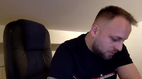 hugo online show from April 13, 6:02 pm