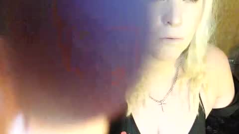 bouncybella28 online show from November 10, 9:30 am