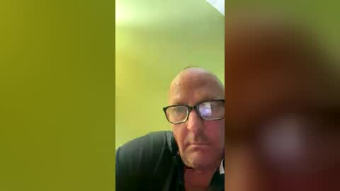 bournerobert1967 online show from August 1, 8:57 am