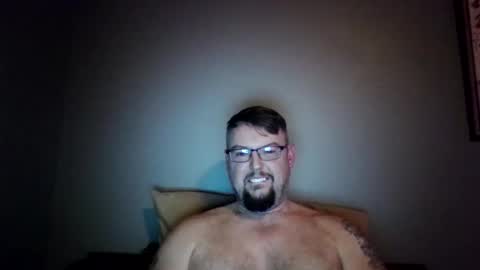 Snapshot of bowtieguy84 chatting on February 26, 4:22 am bowtieguy84 online show from February 26, 4:22 am