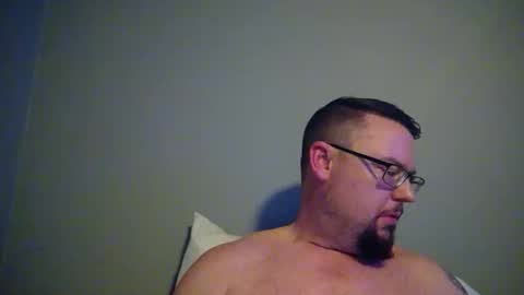 Snapshot of bowtieguy84 chatting on March 16, 2:06 am bowtieguy84 online show from March 16, 2:06 am