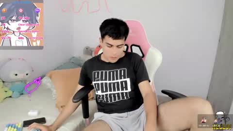 Aaron online show from January 8, 6:32 pm