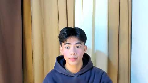 HI IM JAMES DONT FORGET GIVE ME THUMBS UP AND JOIN TO MY FANCLUB online show from April 13, 3:23 am