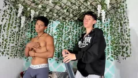 boys4hot_777 online show from March 4, 9:43 pm