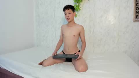 ALEX - TAYLER  -MIKE online show from June 16, 7:05 pm