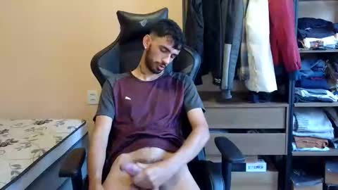 boyzinm2 online show from February 10, 9:19 pm