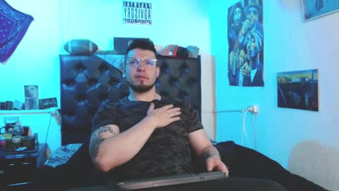 brad hot boy online show from February 26, 3:33 pm