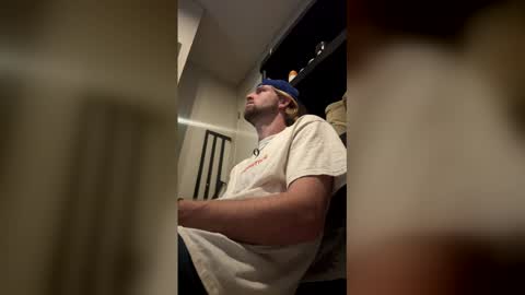 Snapshot of braden_thompson2012 chatting on April 14, 5:46 am braden_thompson2012 online show from April 14, 5:46 am